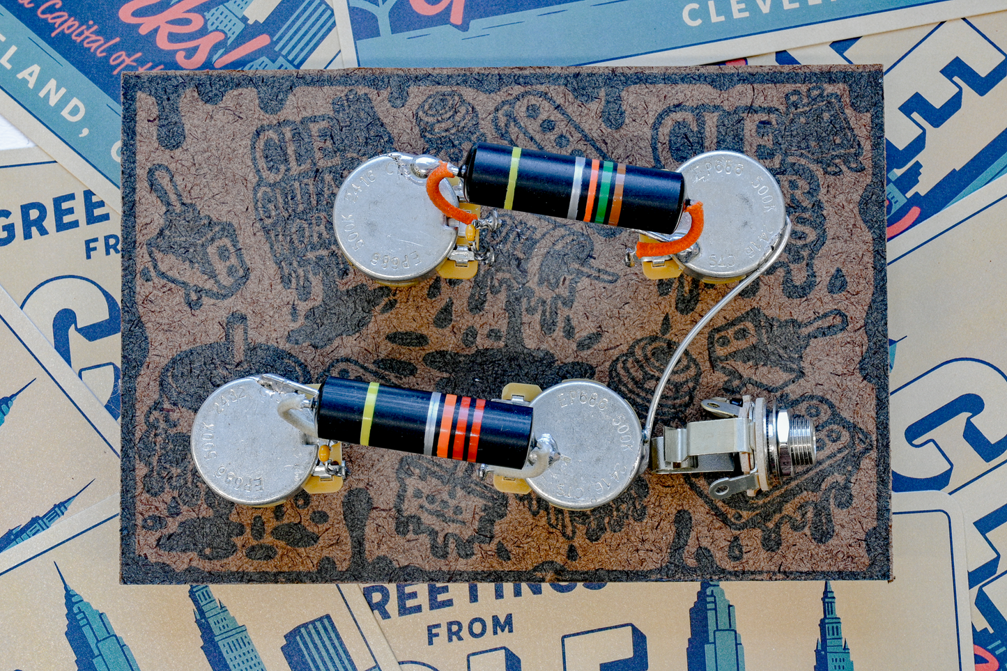 Les Paul Wiring Harness- Bumblebee - handcrafted prewired guitar electronics by CLE Guitar Works