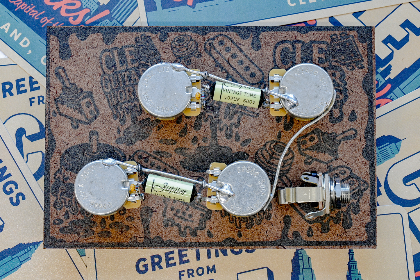 Les Paul Wiring Harness- Vintage Yellow - handcrafted prewired guitar electronics by CLE Guitar Works
