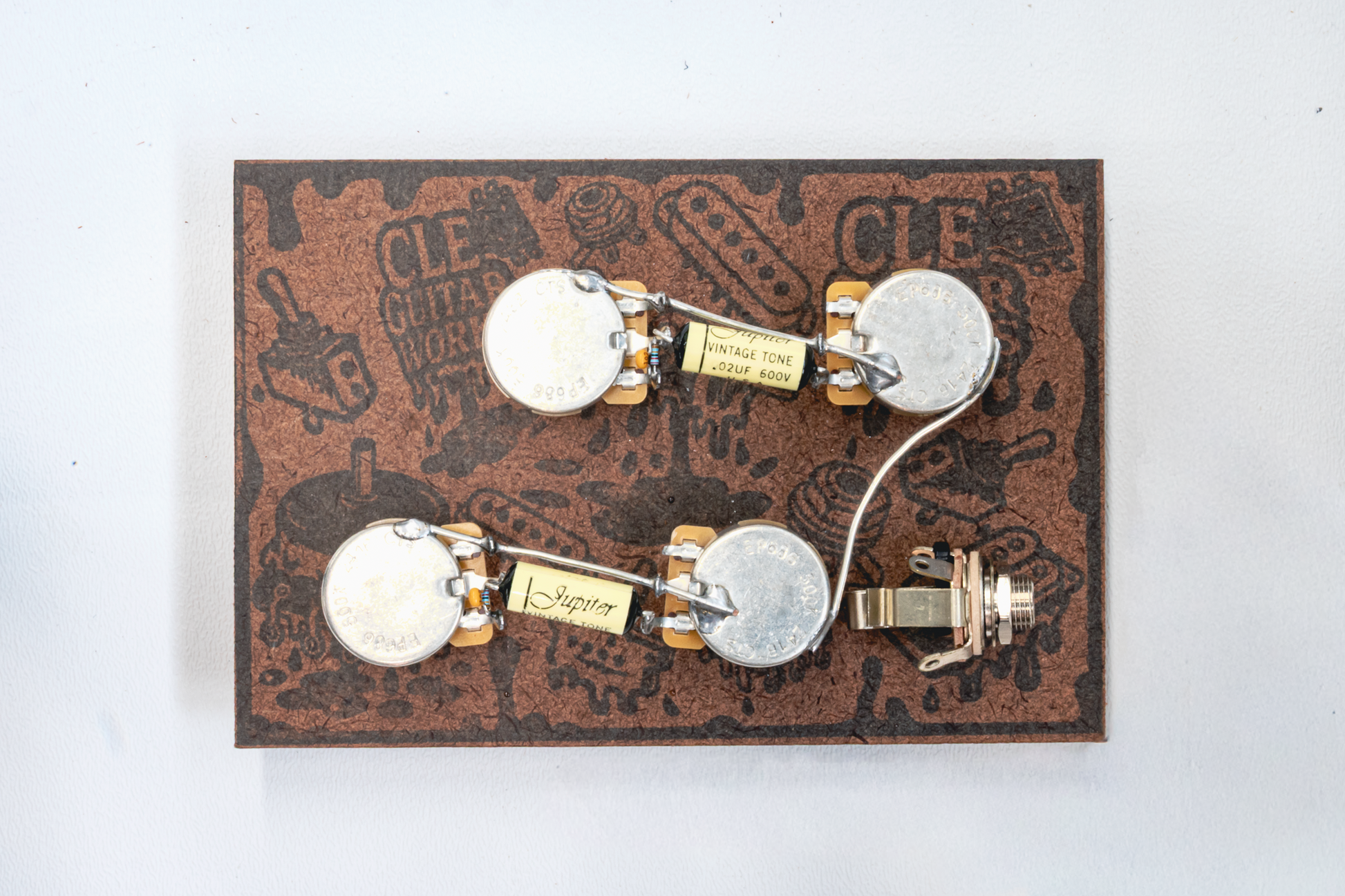 Les Paul Wiring Harness- Vintage Yellow - handcrafted prewired guitar electronics by CLE Guitar Works